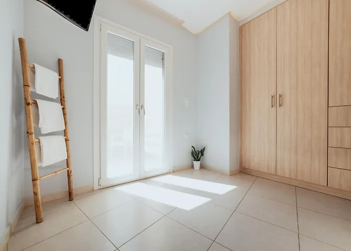 Aquarial * Naxos City